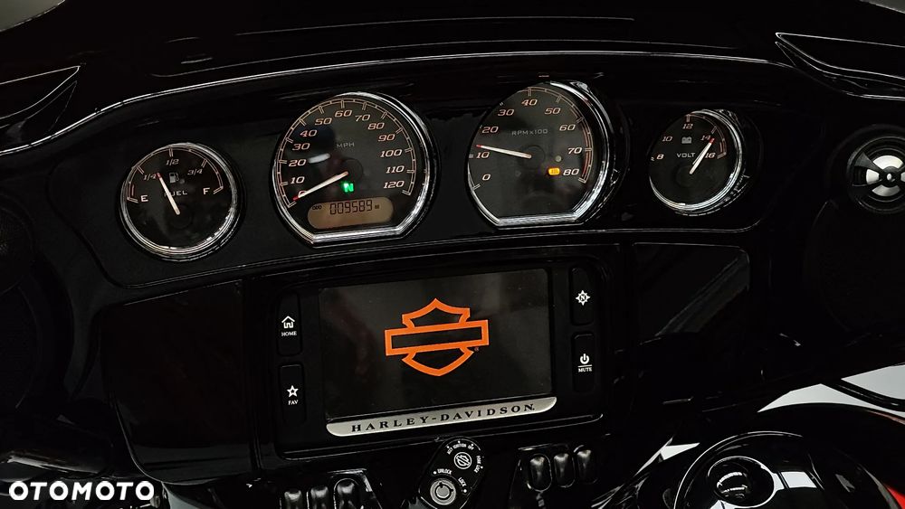 Harley-Davidson Touring Street Glide - 33