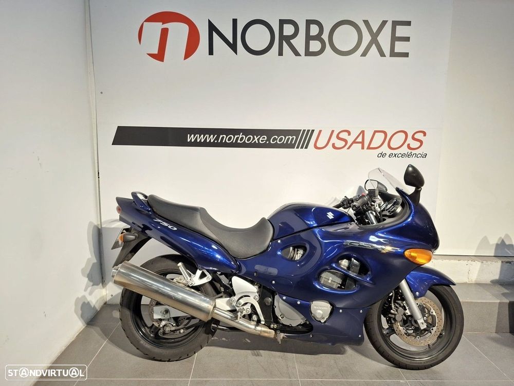 Suzuki GSX 750 - 4
