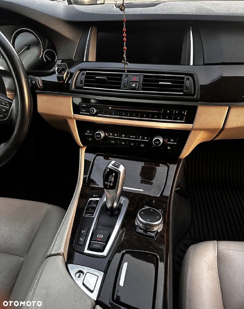 BMW Seria 5 520d xDrive - 20