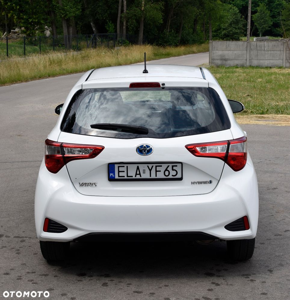Toyota Yaris Hybrid 100 Premium - 15