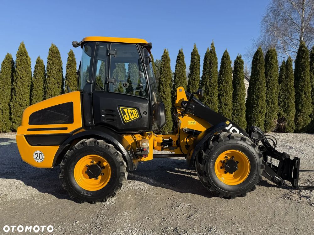JCB 409 AGRI / ORYGINAŁ / SILNA / ŁADNIE UTRZYMANA  / BEZ DPF I ADBLUE / ZADBANA / SPROWADZONA Z NIEMIEC / 407 408 406 60 70 M 506 509 - 33