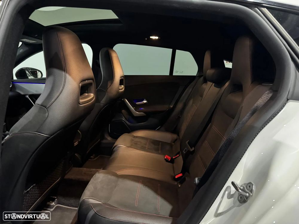 Mercedes-Benz A 250 e AMG Line - 14