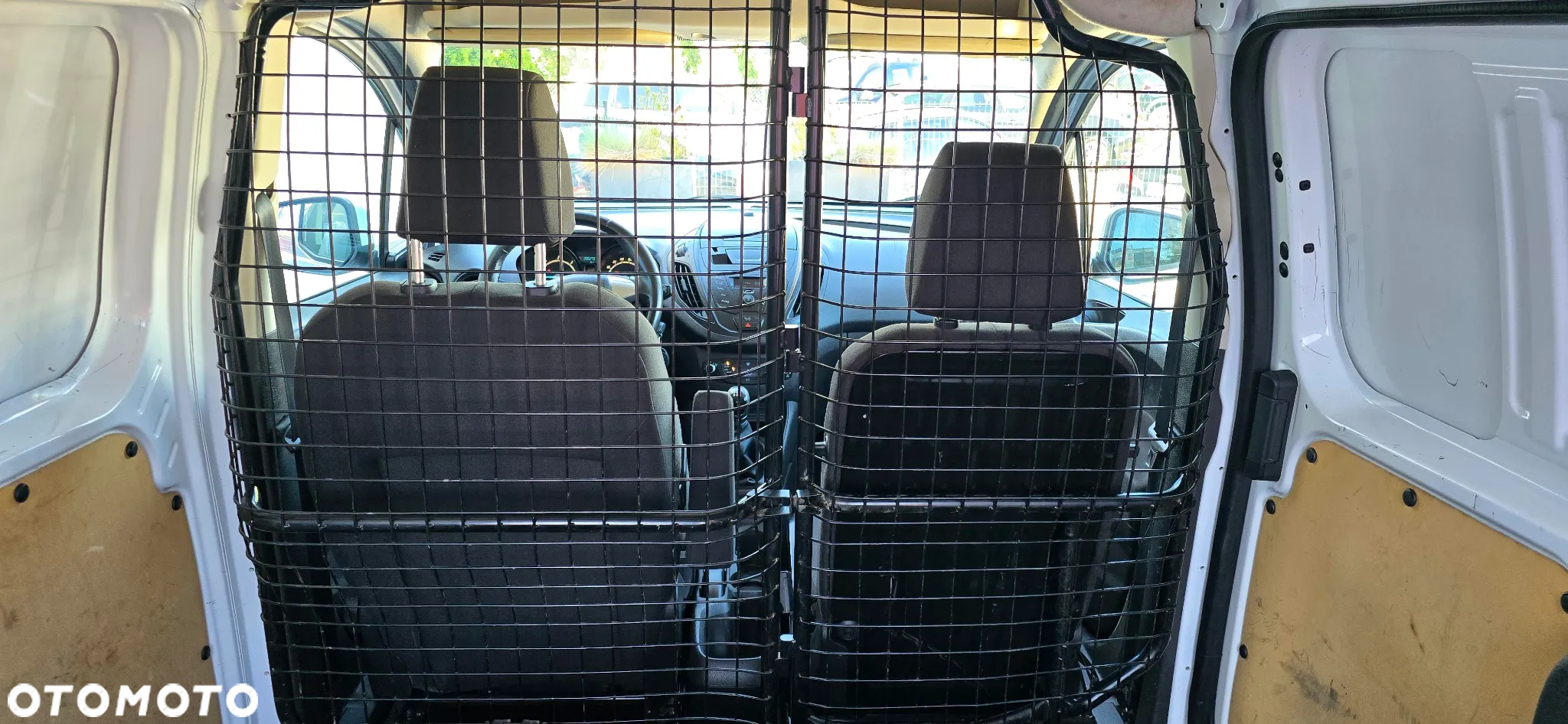 Ford Transit Courier S&S Basis - 17