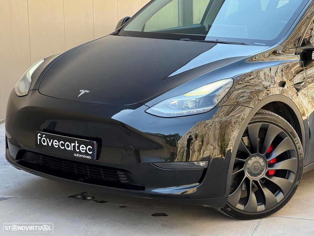 Tesla Model Y Performance Dual Motor AWD - 11