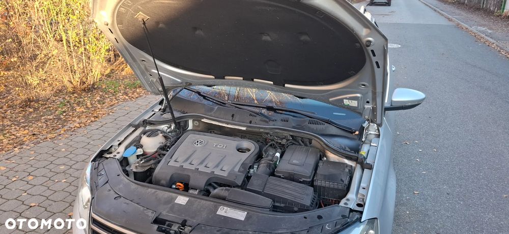 Volkswagen Passat 2.0 TDI DSG BlueMotion Technology Highline - 13