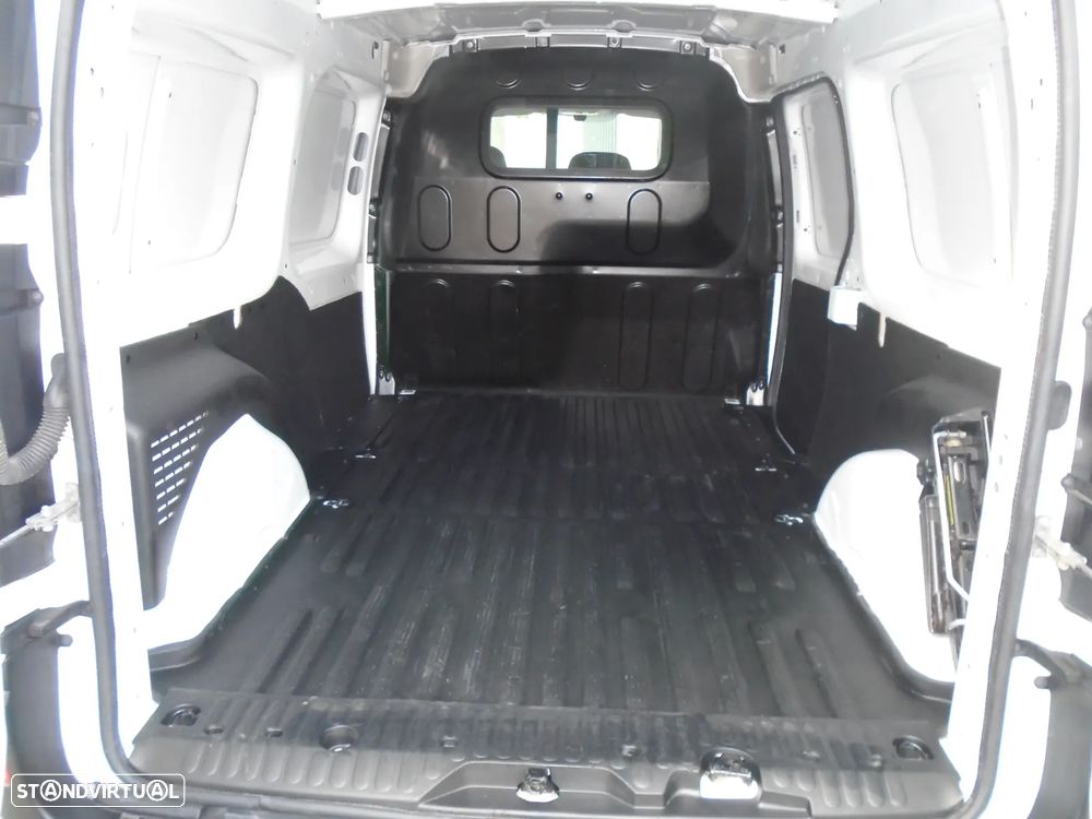 Renault Kangoo 1.5 DCI MAXI 3 LUGARES- 95 CV 6 V- IVA DEDUTIVEL - 39