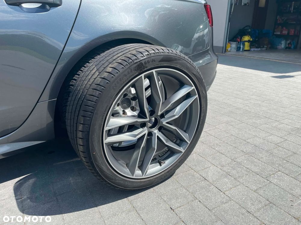 Audi A6 Avant 2.0 TDI Quattro S tronic - 32