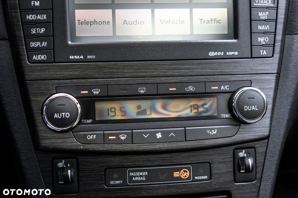 Toyota Avensis 2.0 Sol plus NAVI - 22