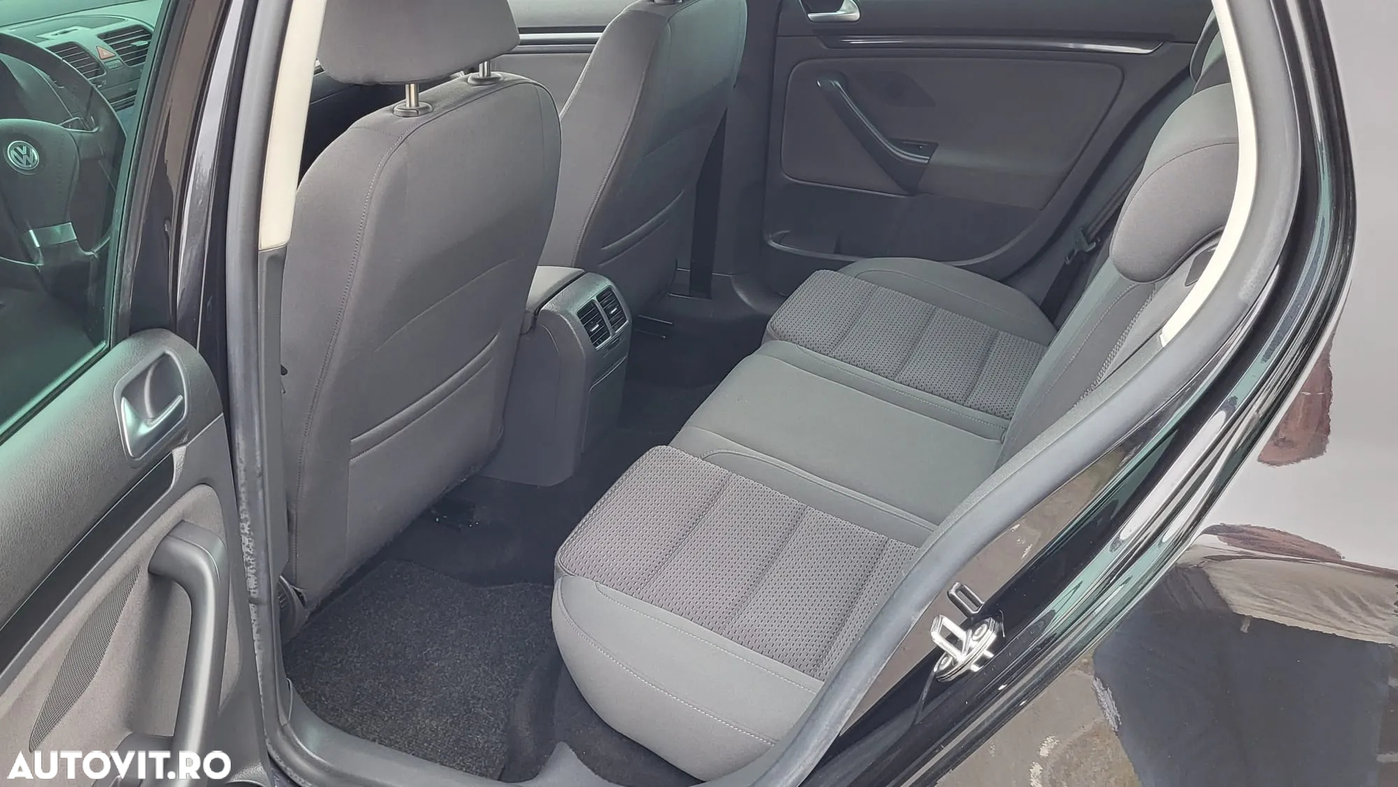 Volkswagen Golf - 8