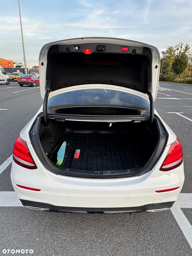 Mercedes-Benz Klasa E 220 d 4-Matic Business Edition 9G-TRONIC - 9