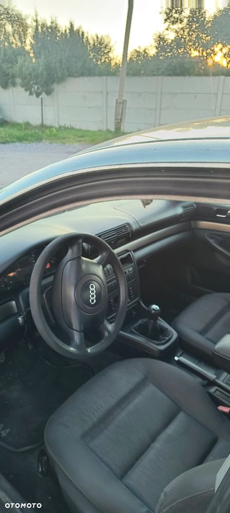 Audi A4 Limousine 1.8T - 4