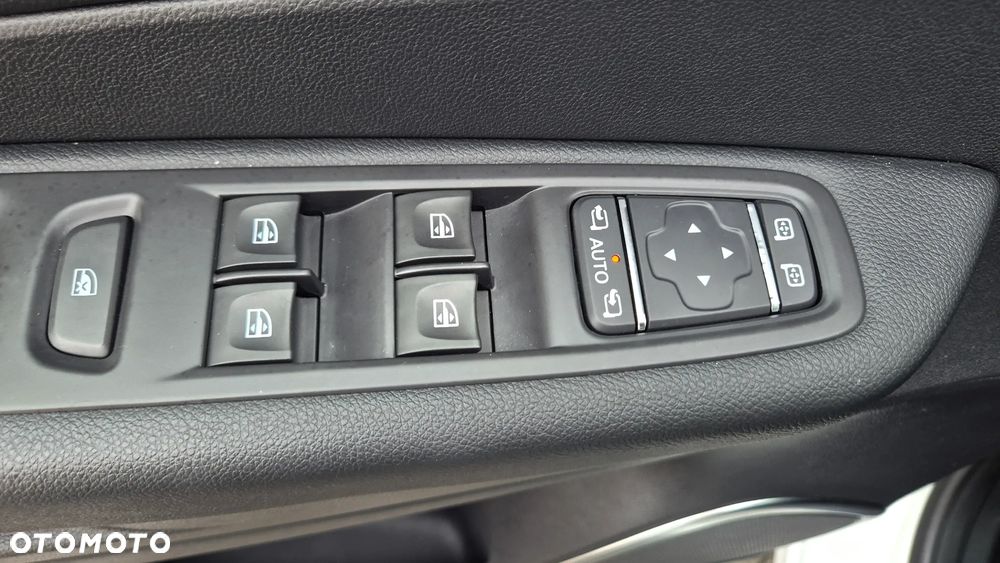 Renault Captur ENERGY TCe 120 Bose Edition - 26