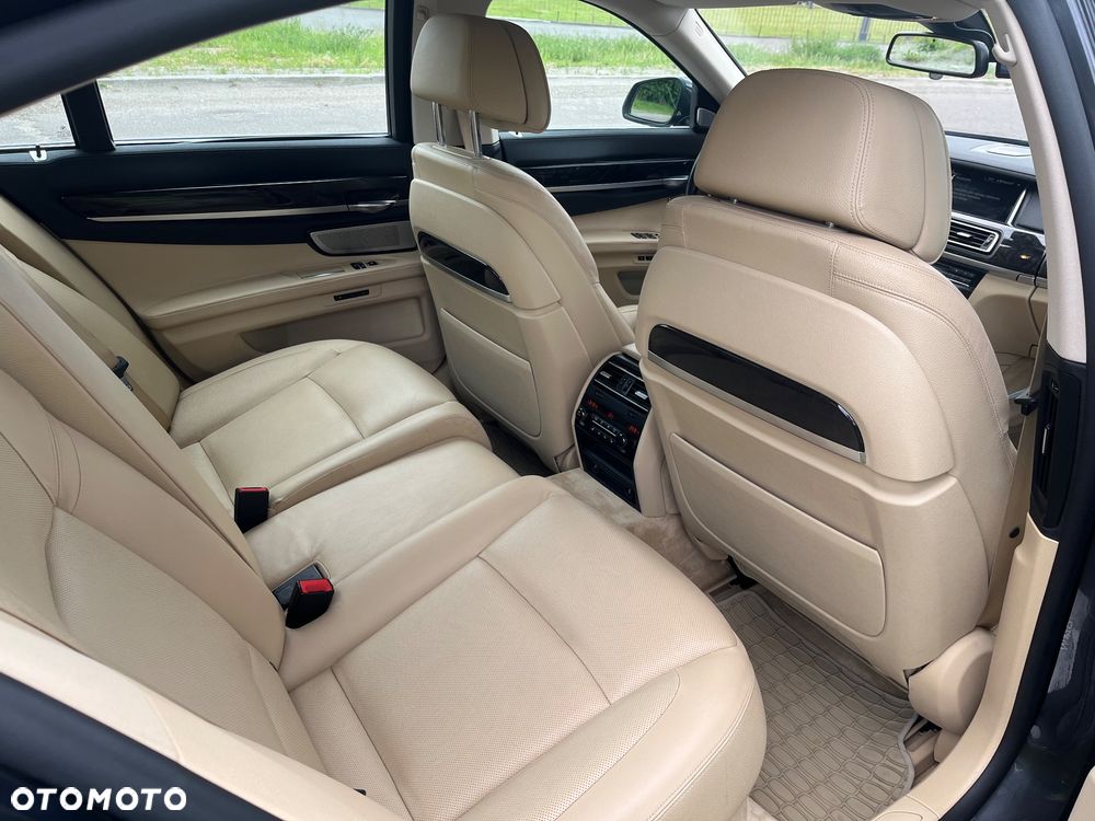 BMW Seria 7 750d xDrive - 16