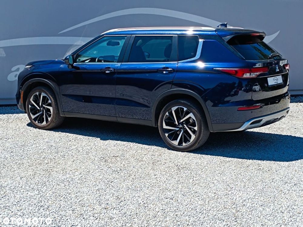 Mitsubishi Outlander - 16