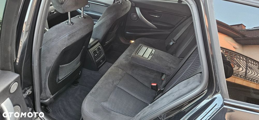 BMW Seria 3 320d xDrive Edition M Sport Shadow - 12