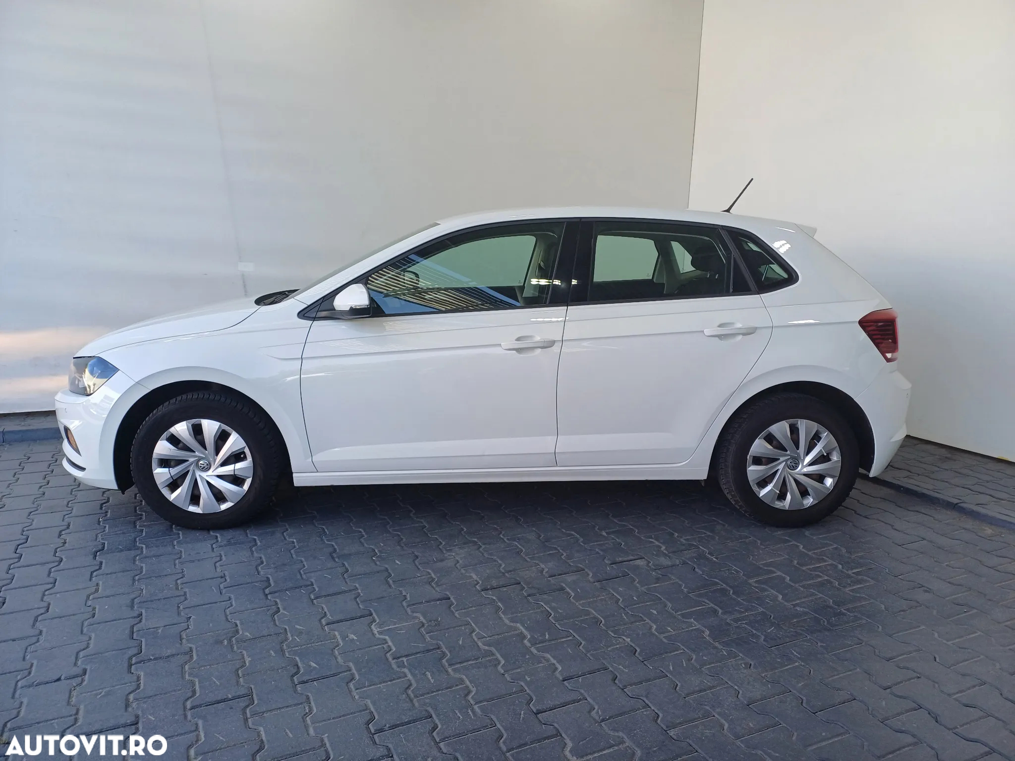 Volkswagen Polo - 2