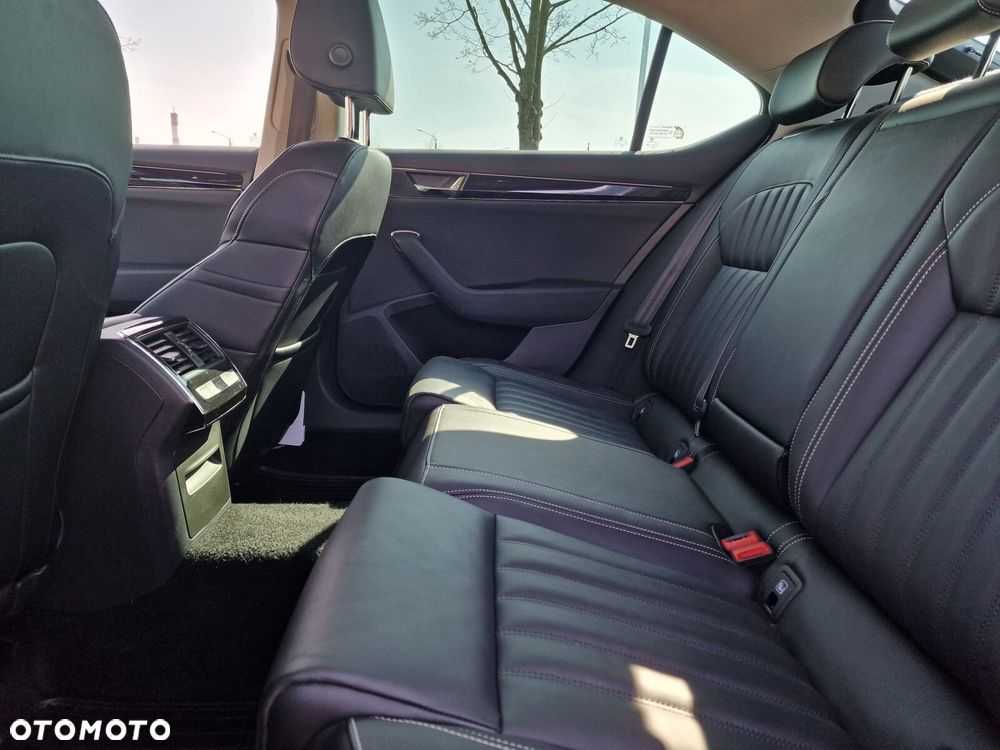 Skoda Superb 2.0 TDI SCR 4x4 L&K DSG - 12