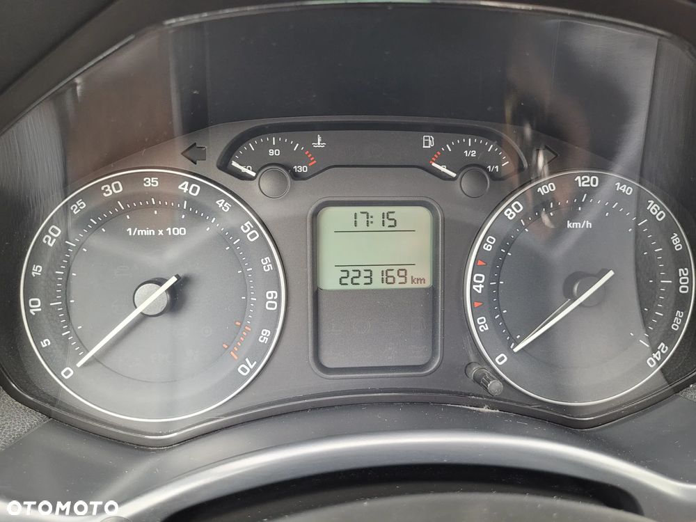 Skoda Octavia 1.6 Ambiente - 6