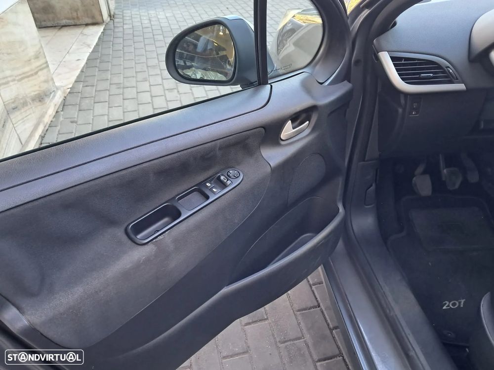 Peugeot 207 1.4 HDi Trendy - 2