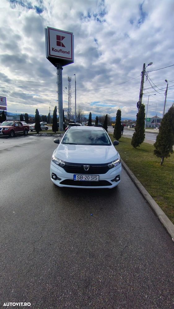 Dacia Logan TCe 90 Essential - 1