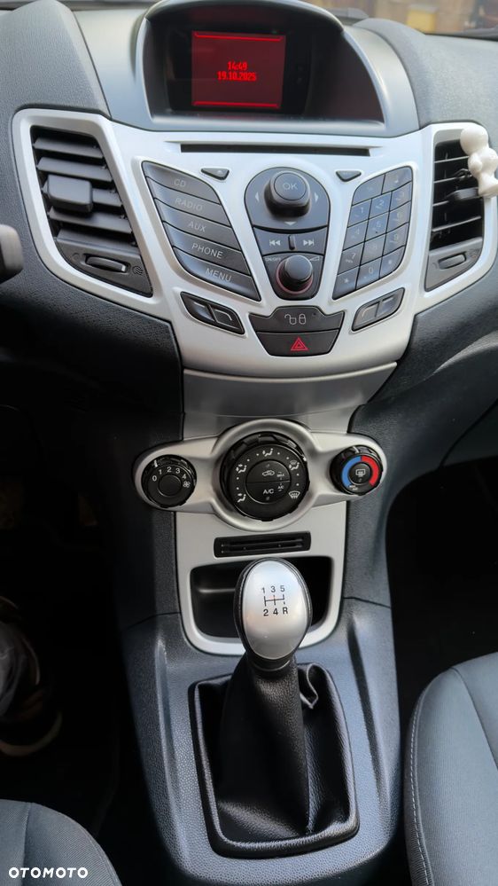 Ford Fiesta 1.6 TDCI Trend - 13