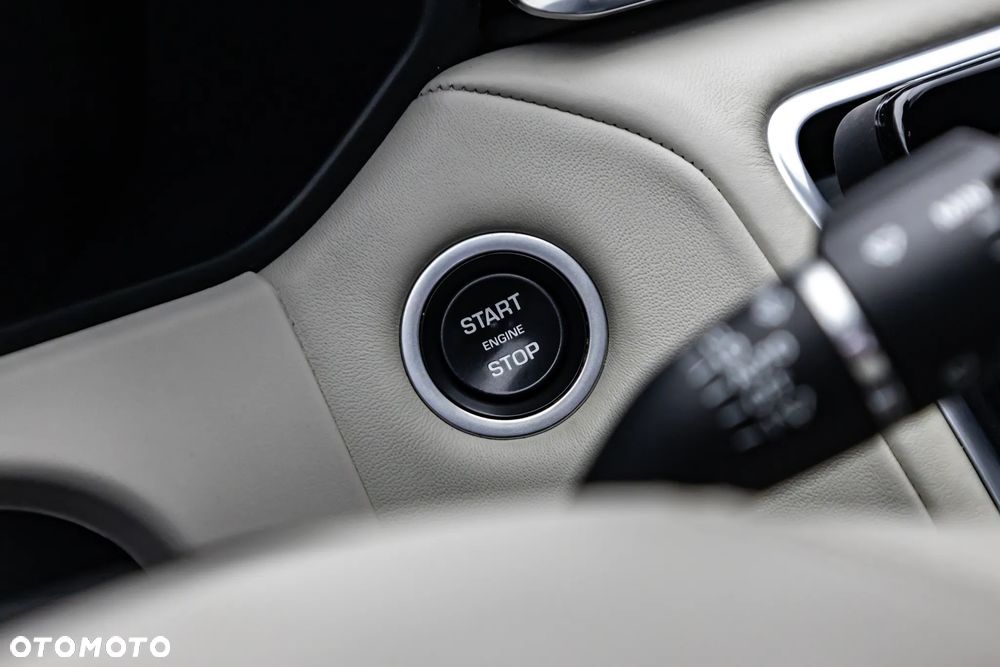 Land Rover Range Rover Velar 3.0 D300 mHEV SE - 22