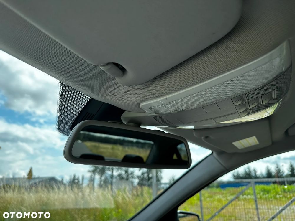 Mercedes-Benz Klasa C 200 CDI DPF Automatik BlueEFFICIENCY Avantgarde - 39