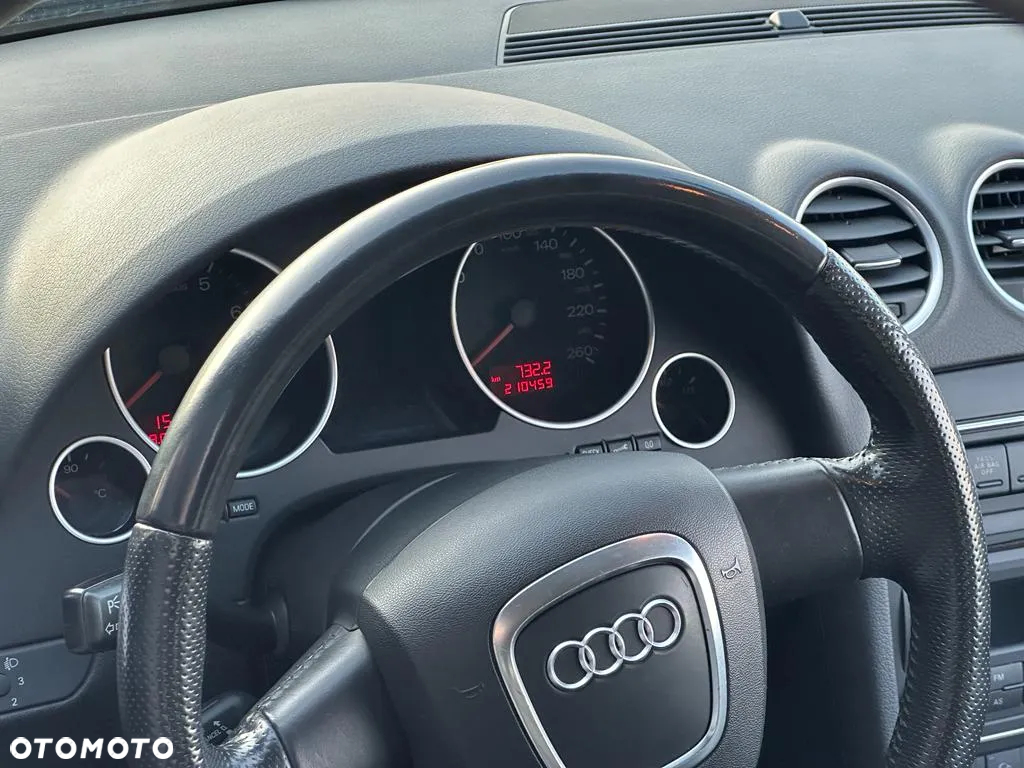 Audi A4 Cabriolet 1.8T - 11