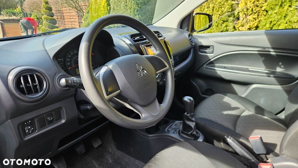 Mitsubishi Space Star - 12