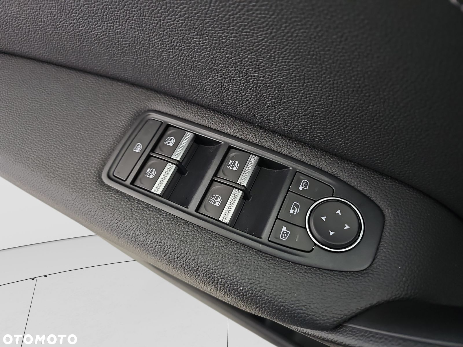 Renault Captur 1.3 TCe mHEV Techno EDC - 11