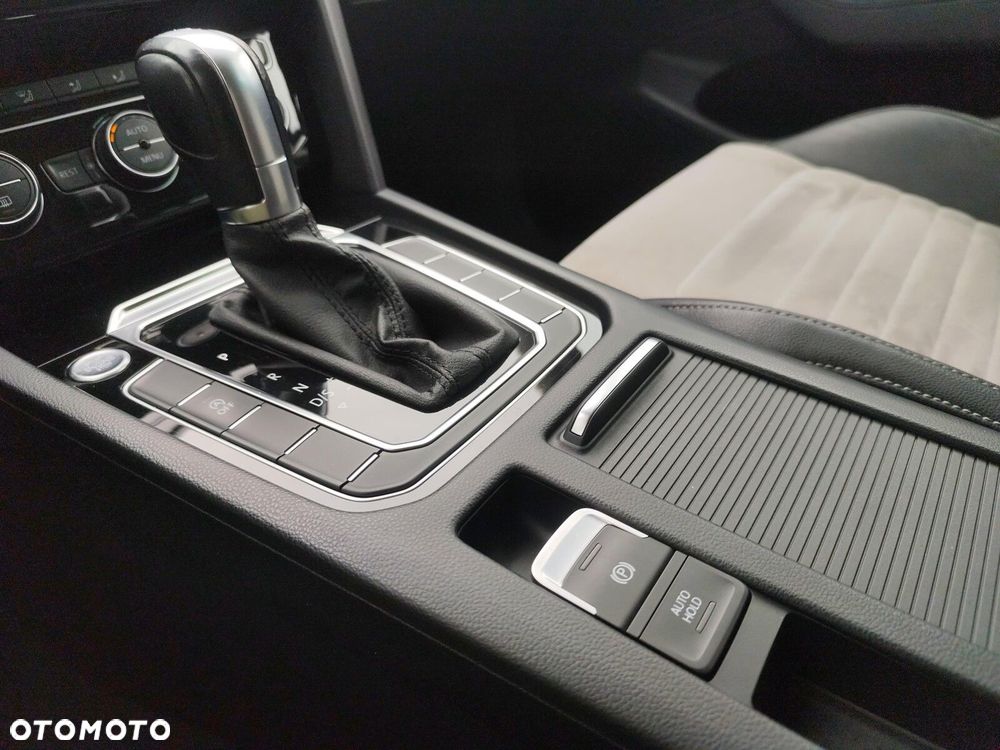 Volkswagen Passat 2.0 TDI BMT Highline DSG - 23