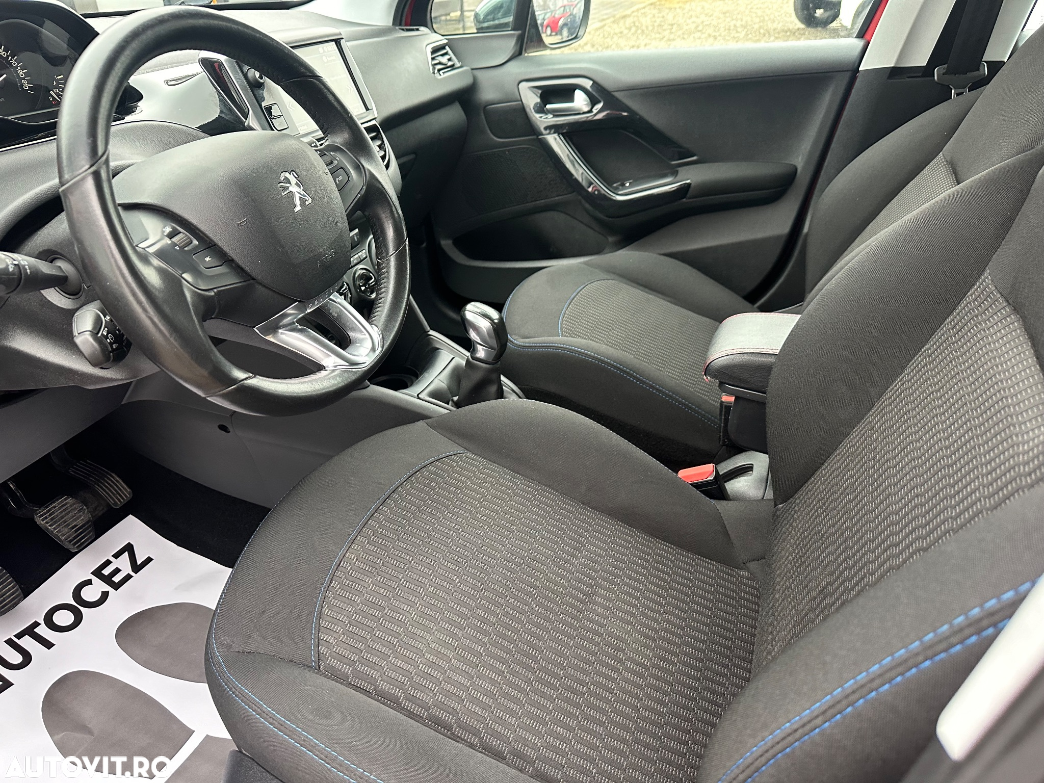 Peugeot 208 - 31