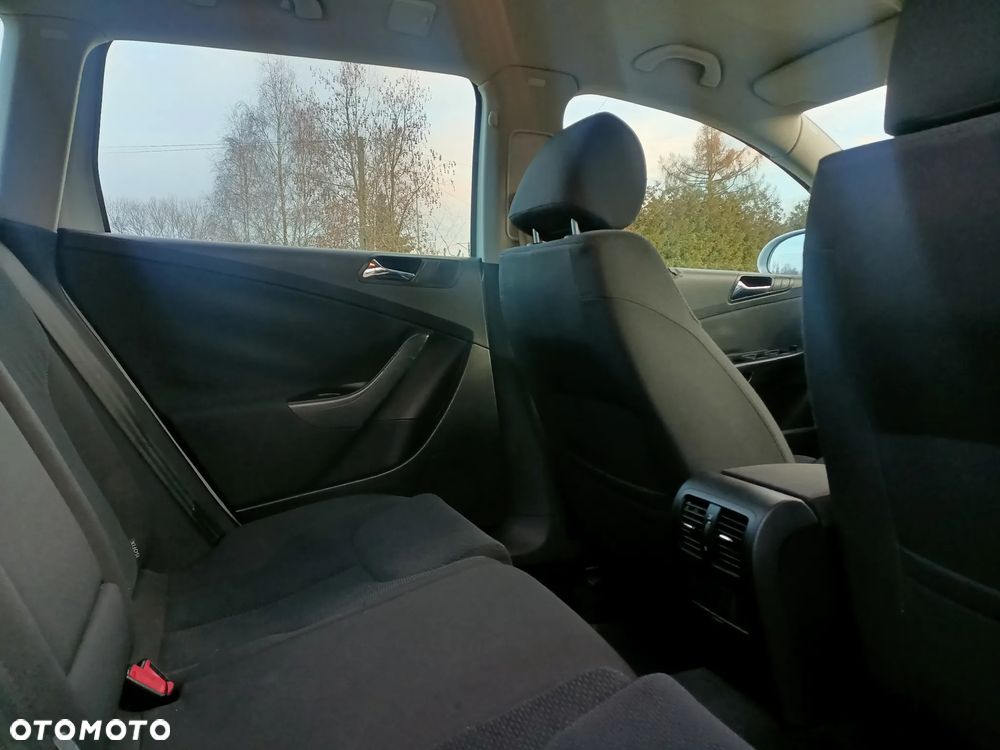 Volkswagen Passat Variant 2.0 TDI DPF Comfortline - 11