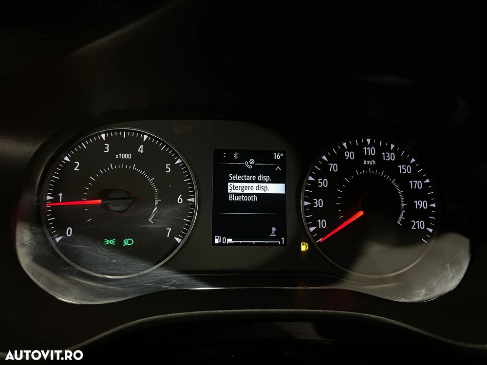 Dacia Logan TCe 90 Essential - 14