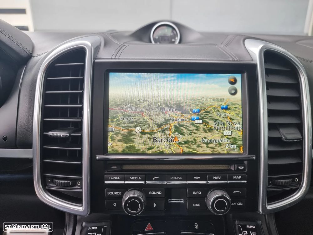 Porsche Cayenne Standard - 19