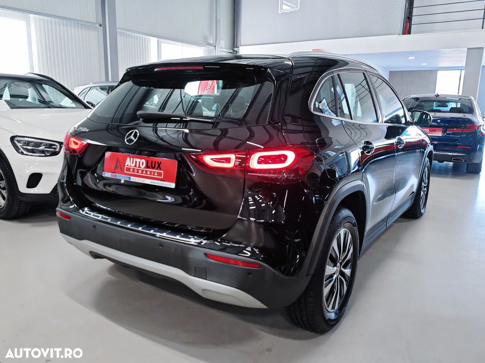 Mercedes-Benz GLA 250 e 8G-DCT - 4