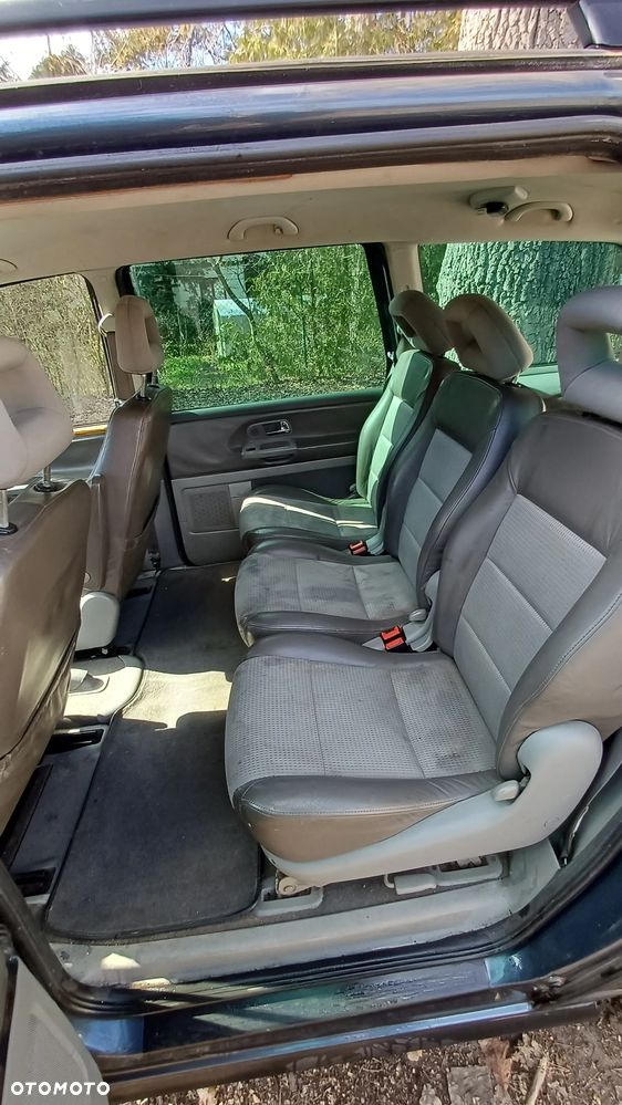 Volkswagen Sharan 1.9 TDI Basis - 4