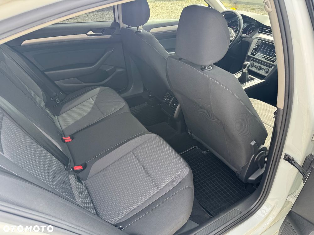 Volkswagen Passat 2.0 TDI EVO Business - 15