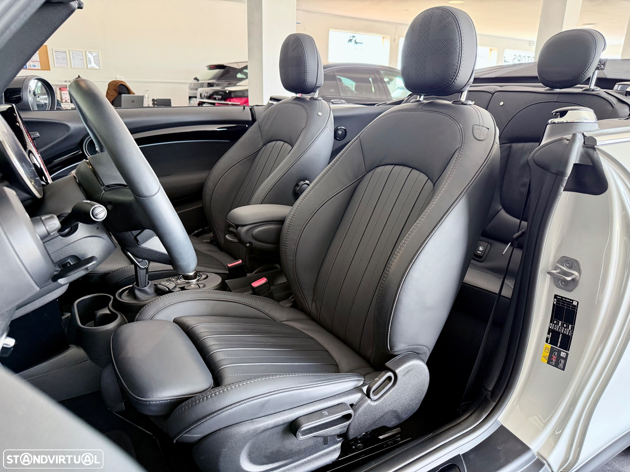 MINI Cabrio Cooper SE 1 of 999 - 27