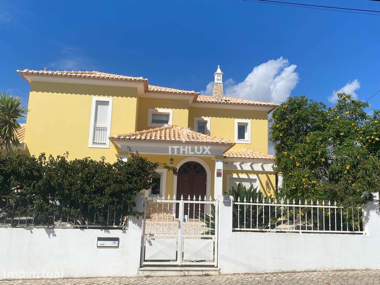 Elegante Moradia T4 Perto de Vila Nova de Cacela com Piscina e Garage - Grande imagem: 2/38