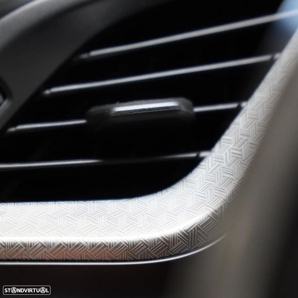 BMW 118 i Line Sport Auto - 34