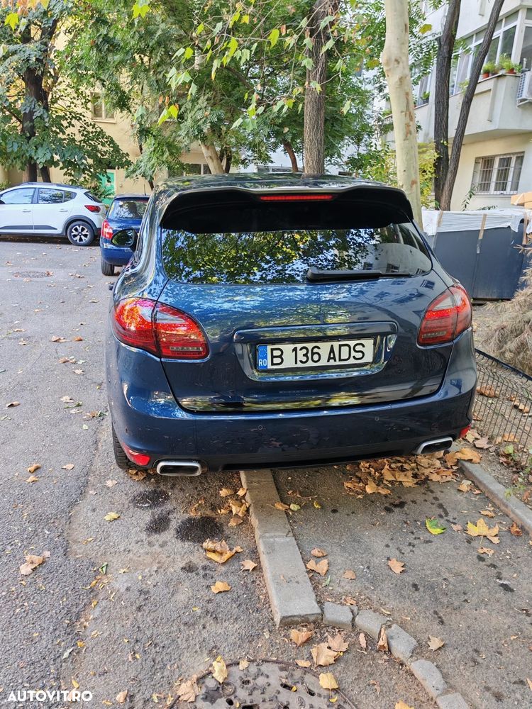 Porsche Cayenne 3.0 L V6 - 2