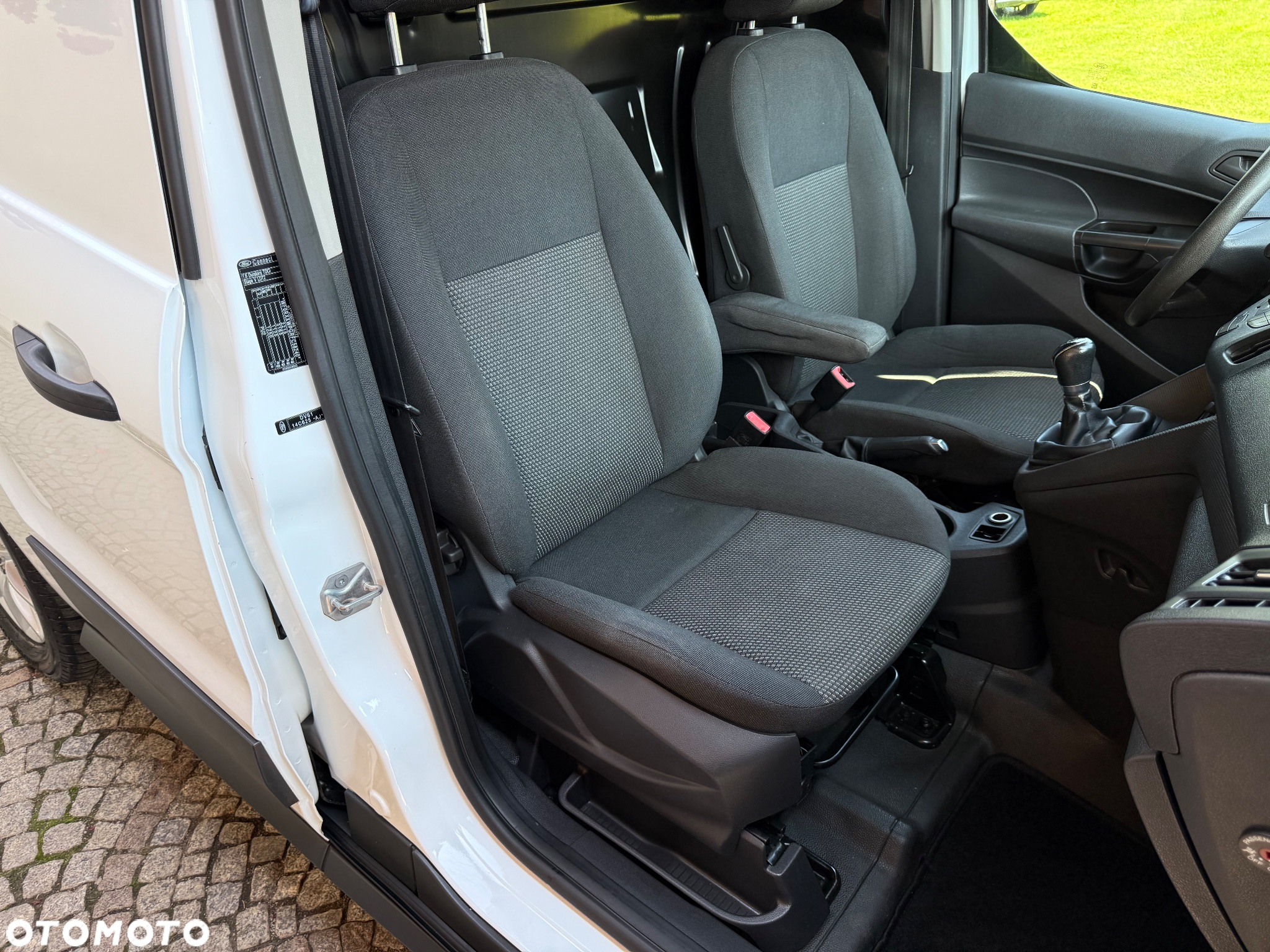 Ford Transit Connect klimatyzacja webasto hak piękny - 22