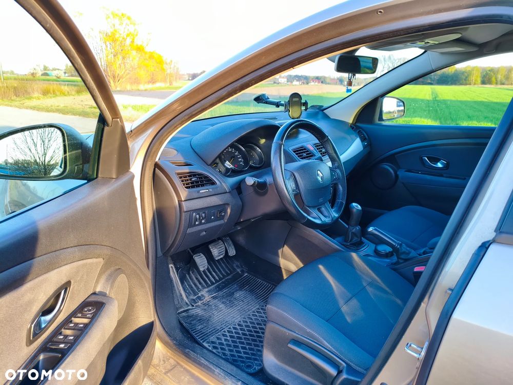 Renault Fluence 1.6 16V Expression Euro5 - 11