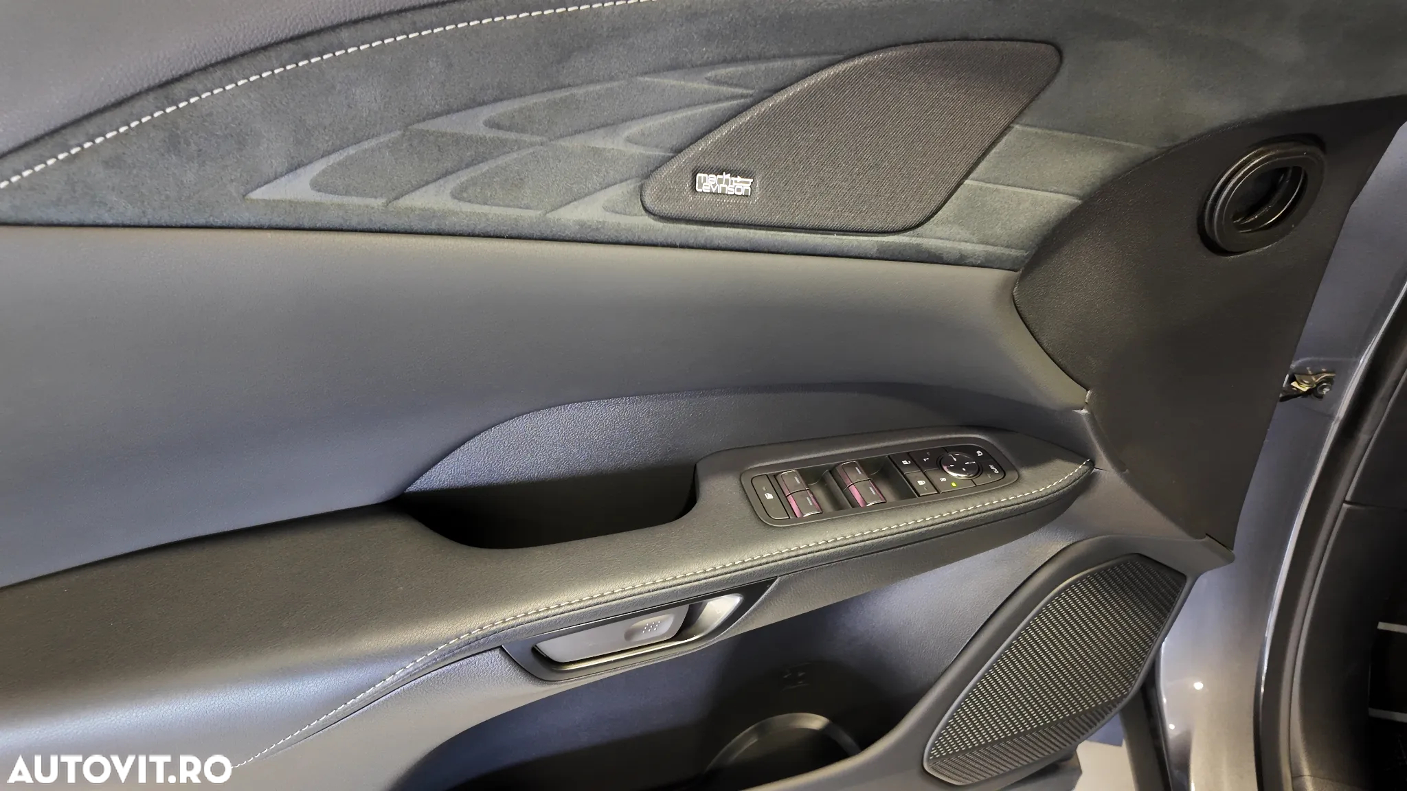 Lexus Seria RX - 24