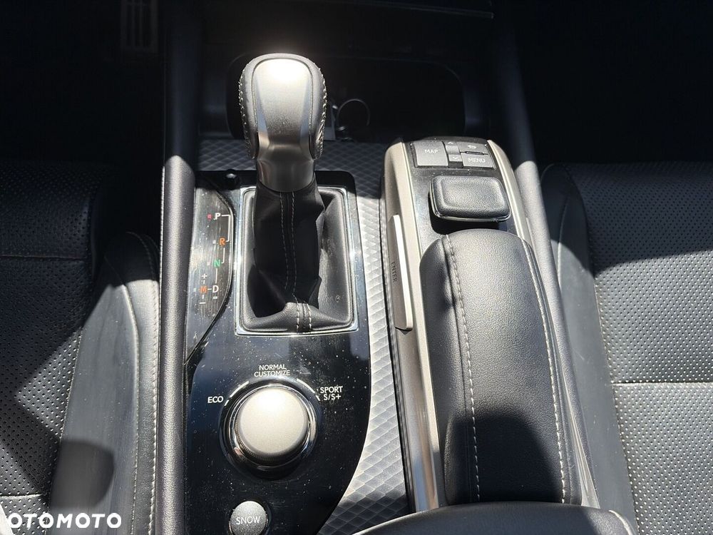 Lexus GS - 22