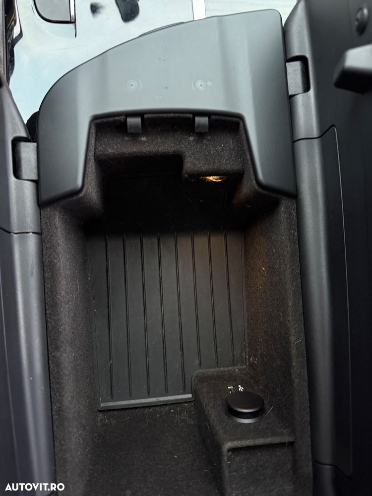 BMW Seria 5 530i xDrive AT - 24