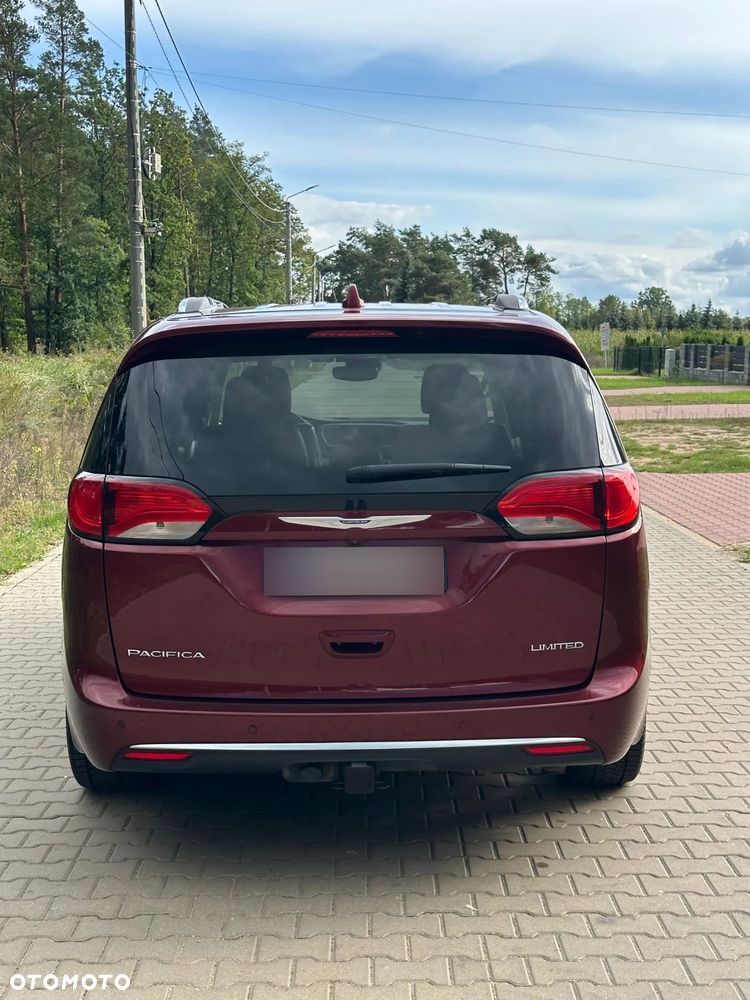 Chrysler Pacifica - 6
