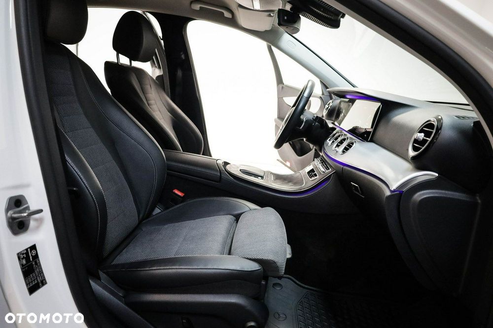 Mercedes-Benz Klasa E 220 d 4-Matic AMG - 25