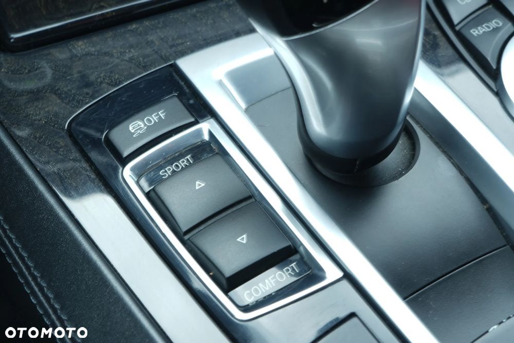 BMW Seria 7 740d xDrive - 26